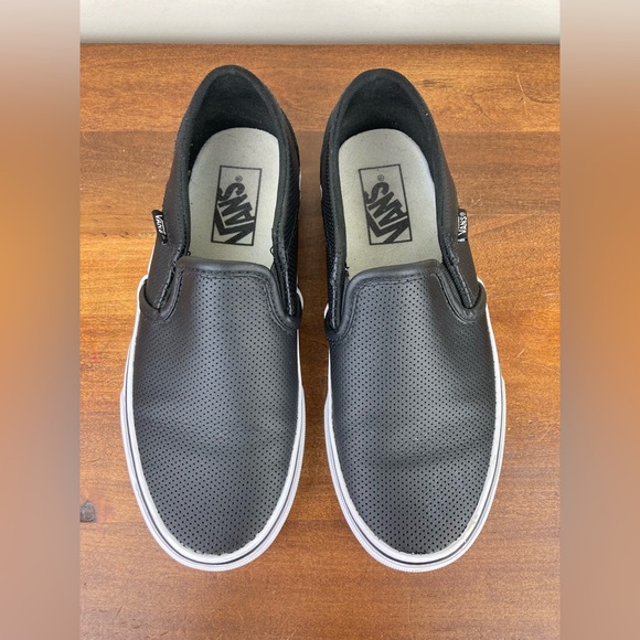 Vans Classic Black Leather Casual Slip On Shoes Sneakers 721356 Women’s Size 7. - Picture 8 of 11